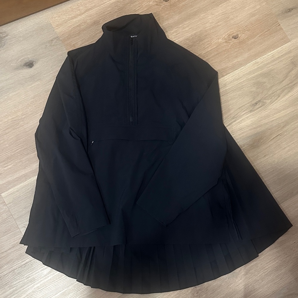 Athleta Black Pleated Long-Sleeve Top